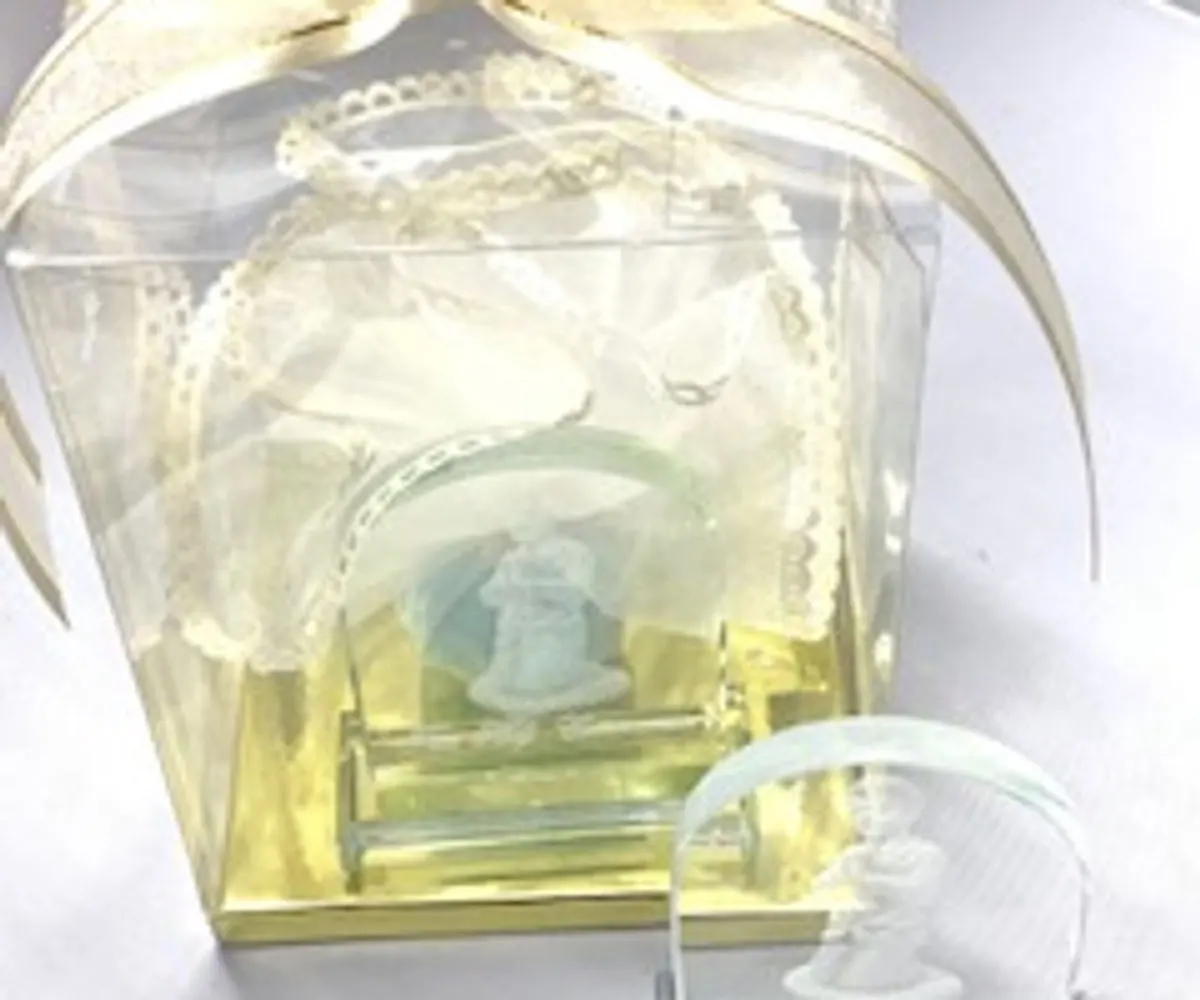 Glass communion statue
