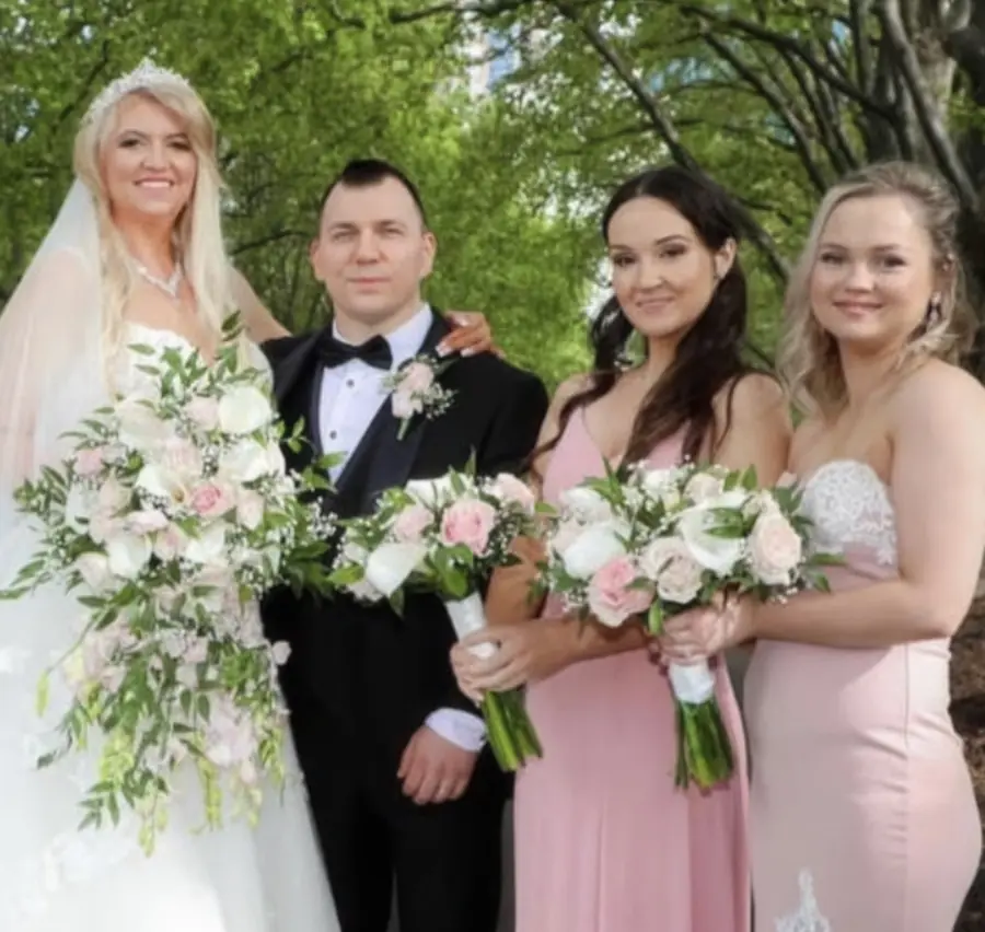 Wedding bouquet floral styling