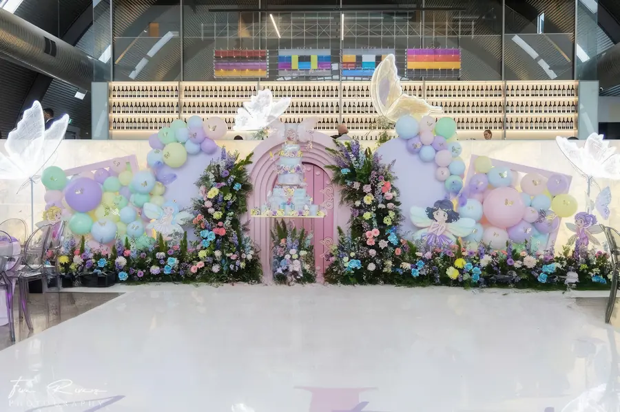 Children's party backdrop styling