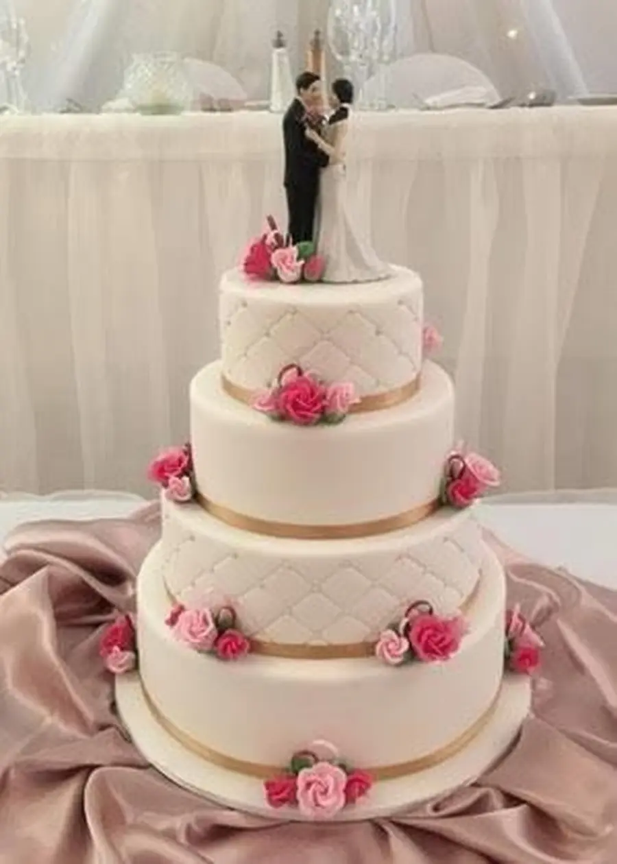 Wedding cake floral detail