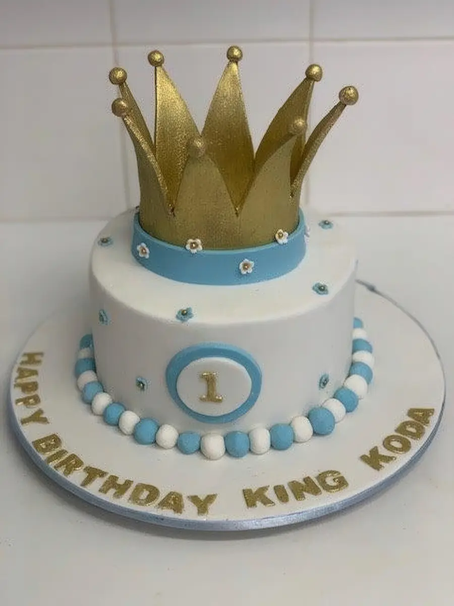 Crown birthday cake