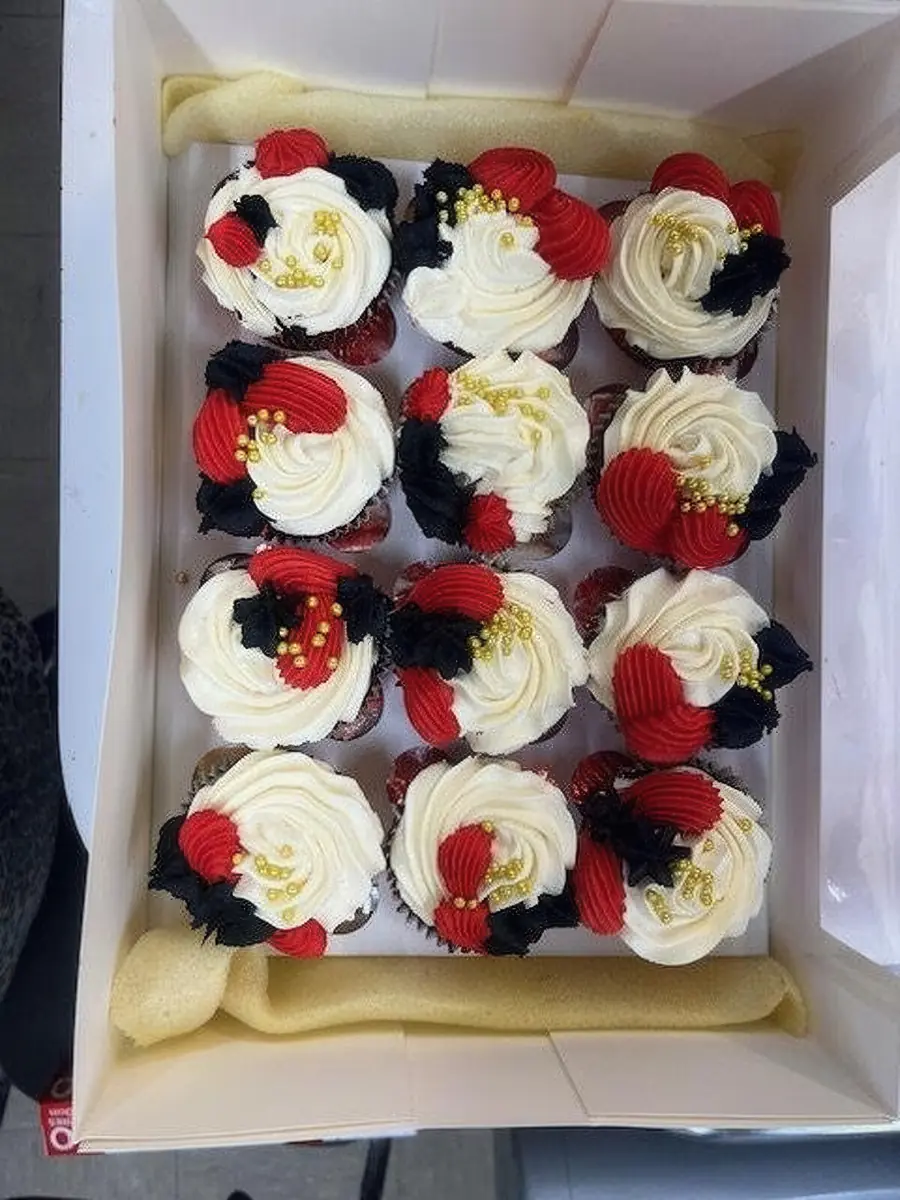 Custom cupcake box