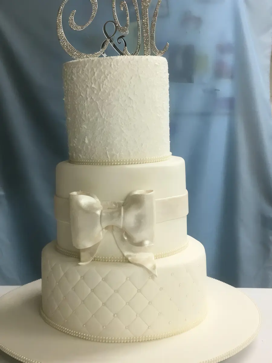 White tiered wedding cake