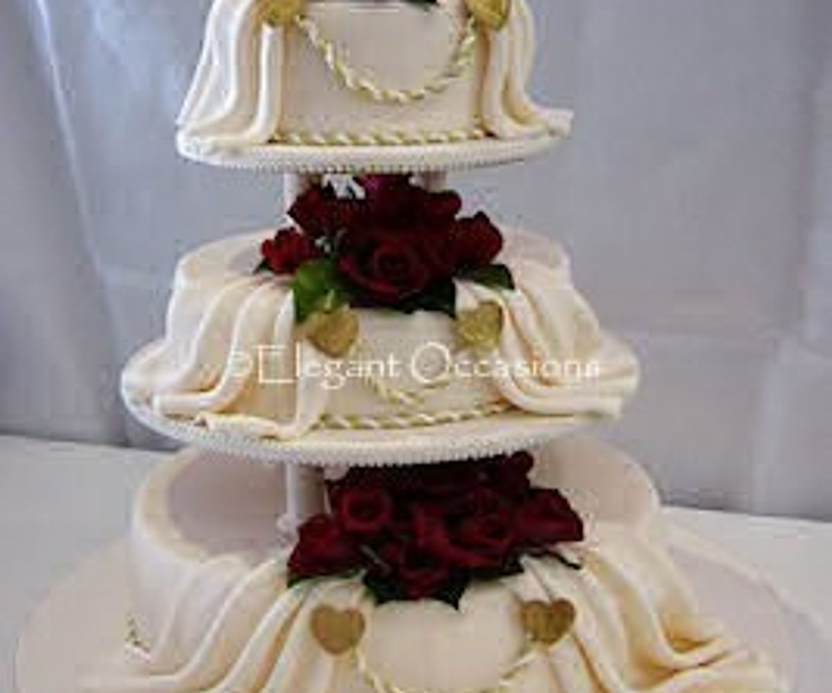 red roses wedding cake