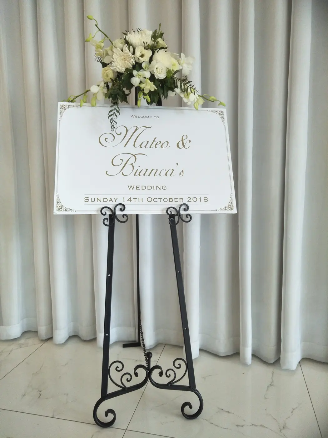 Black Easel Welcome Board for white and gold welcome