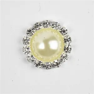 Round Pearl With 12 Diamante Embellishment for Round Pearl With 12 Diamante Embellishment
