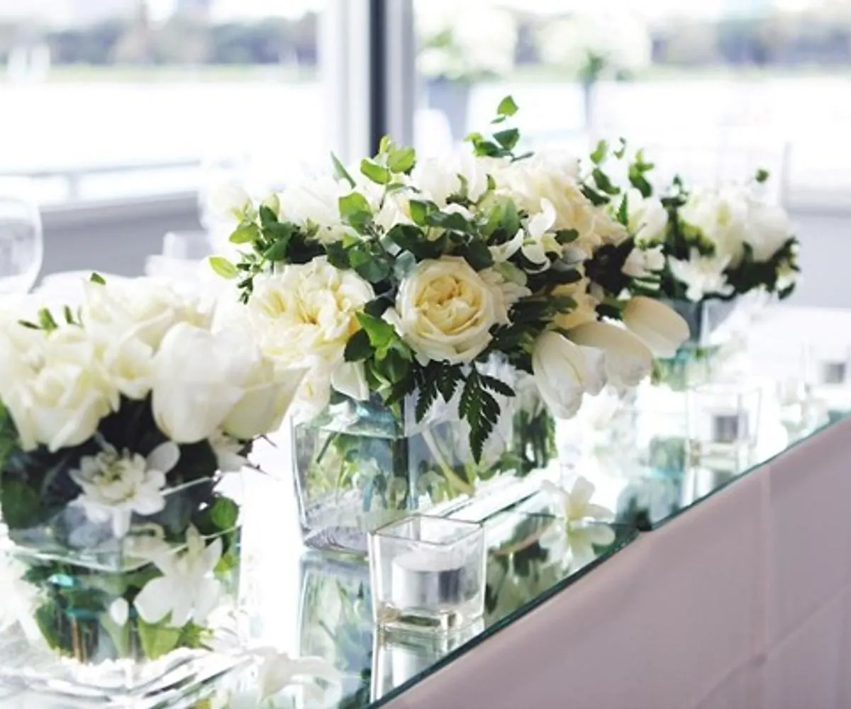 bridal table cnetrepieces