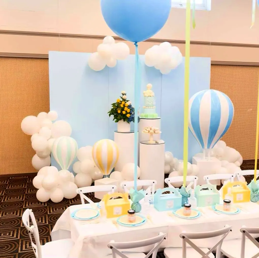 Hot Air Balloons for Hot air balloon theme