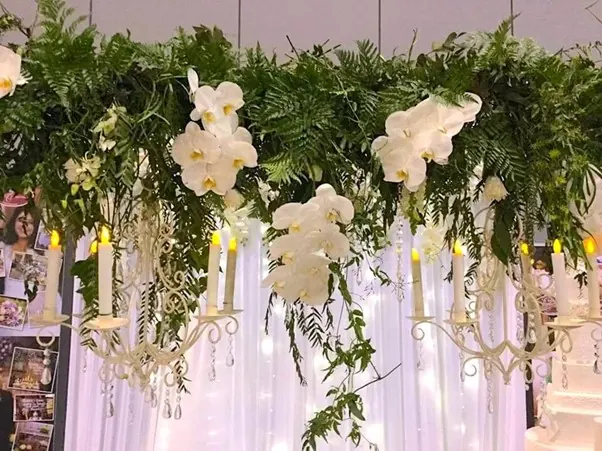 Flowers And Chandeliers for Flowers and chandeliers