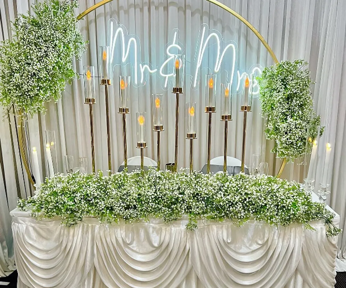 Circle arch hire