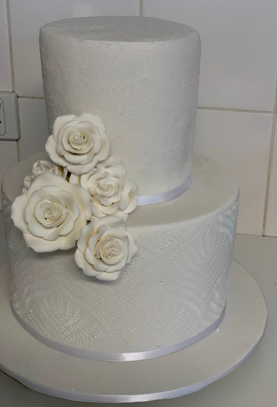 Roses And Stencils for Stencilled cake
