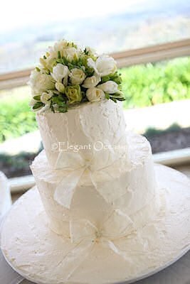 White Elegance Cake for Texture and roses