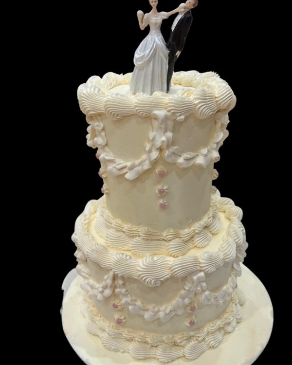 Intricate Buttercream Piping for Antique design cake