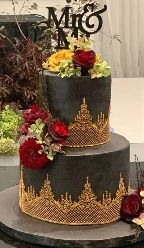 Black Wedding Cake for Black and gold wedding