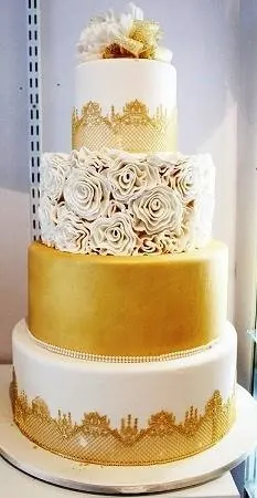 Edible Gold Lace Cake 4 Tier Cake for roses and lace