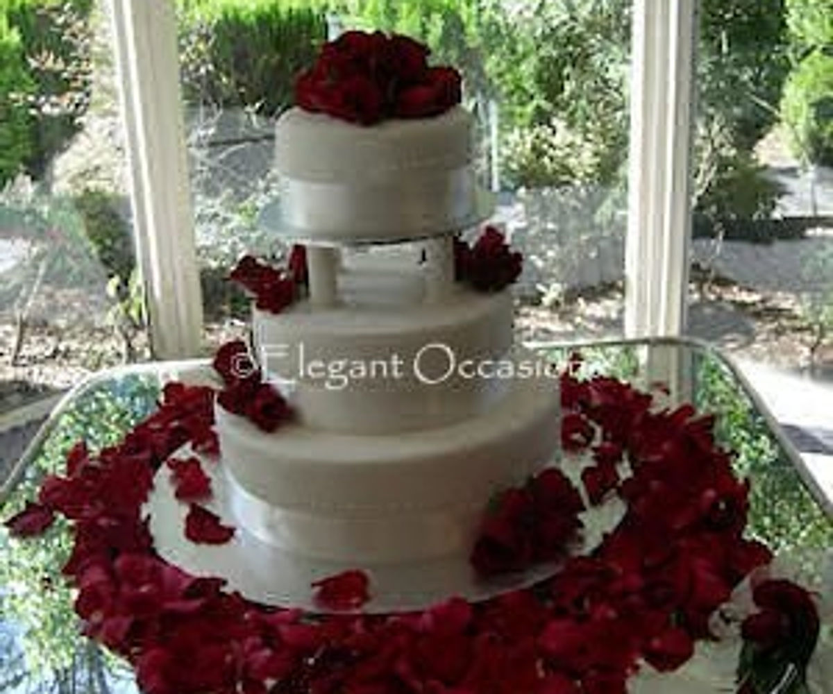 Red and white rose cake