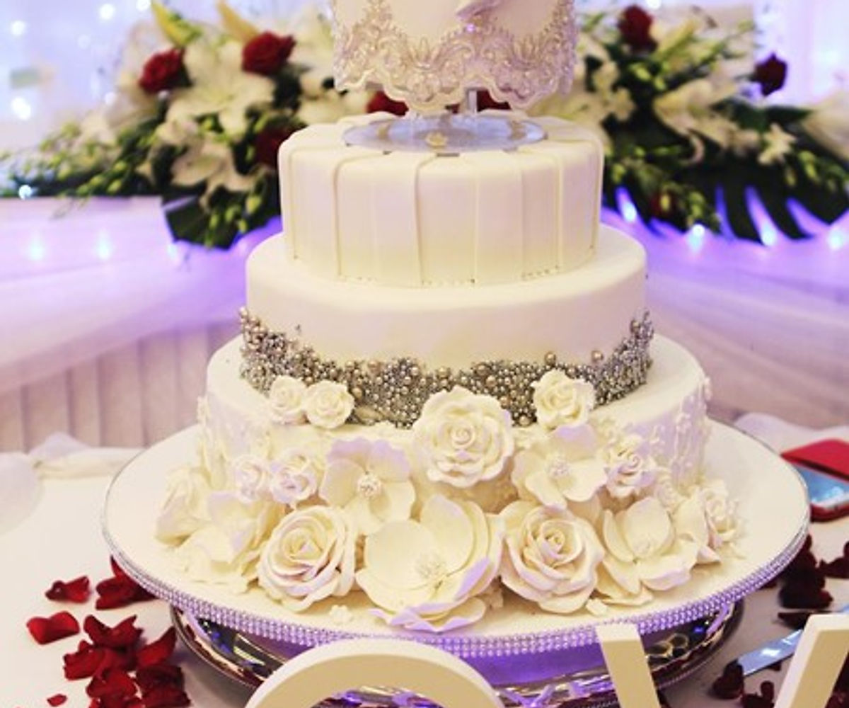Silver cachous cake