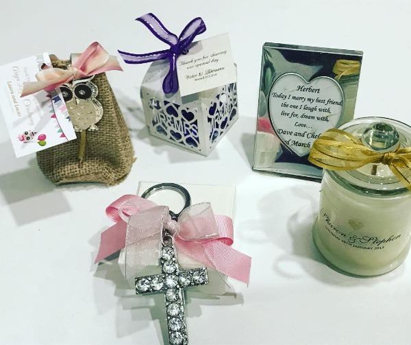 Favours / Bonbonniere for favours / bonboniere