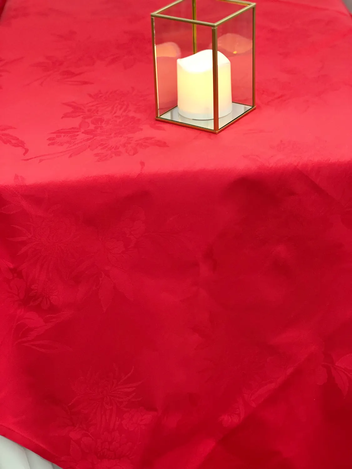 Hire Red Tablecloth for Red square damask cloth.