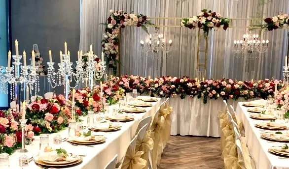 Elegant Wedding Table Flower Runner for Wedding decor crystal and flowers runner