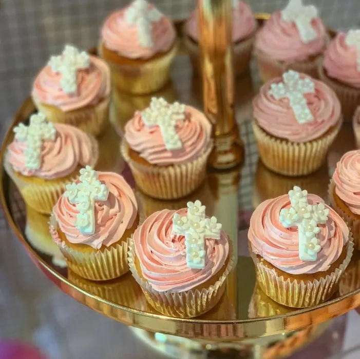 E1443019 A9cd 46e9 9fa0 07d9dc6d60b2 for Christening cupcakes