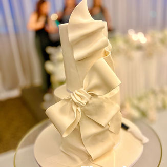 elegant cake with bow