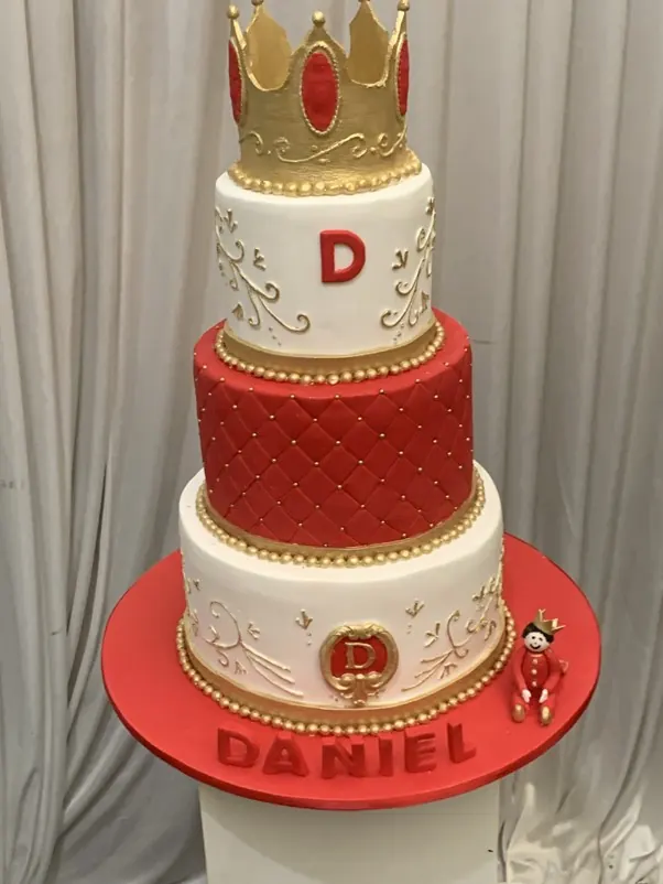 Red And Gold Crown Cake for Red and gold cake