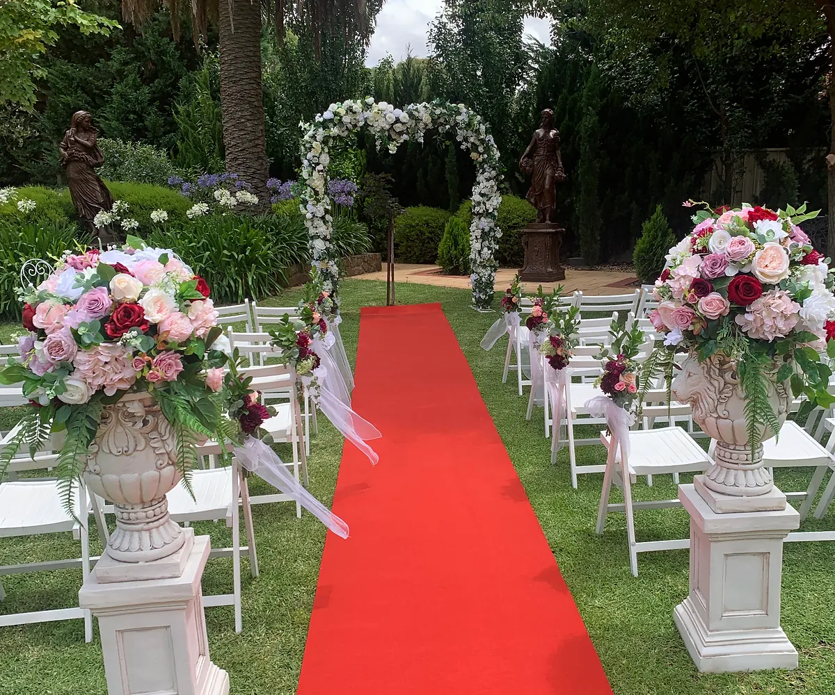 Heart shaped arch hire