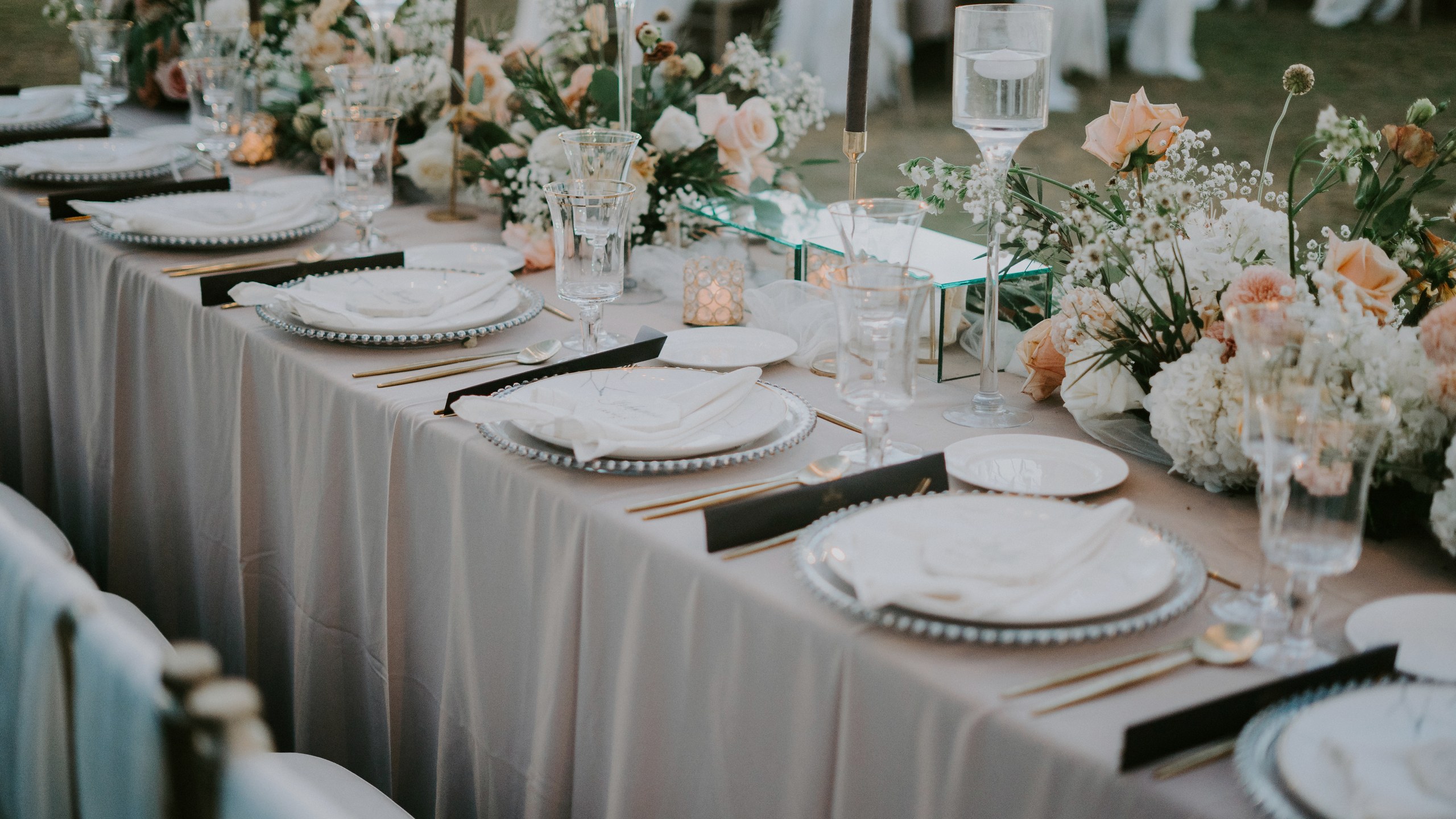 Wedding Invitations and Stationery Timeline: What to Order and When