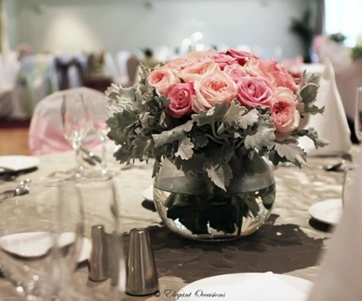 pink rose centrepiece