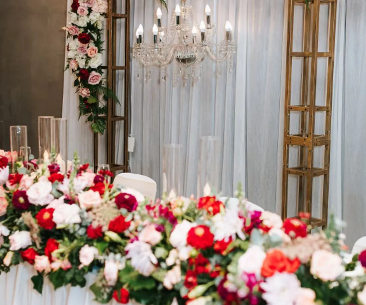 Sweetheart table backdrop