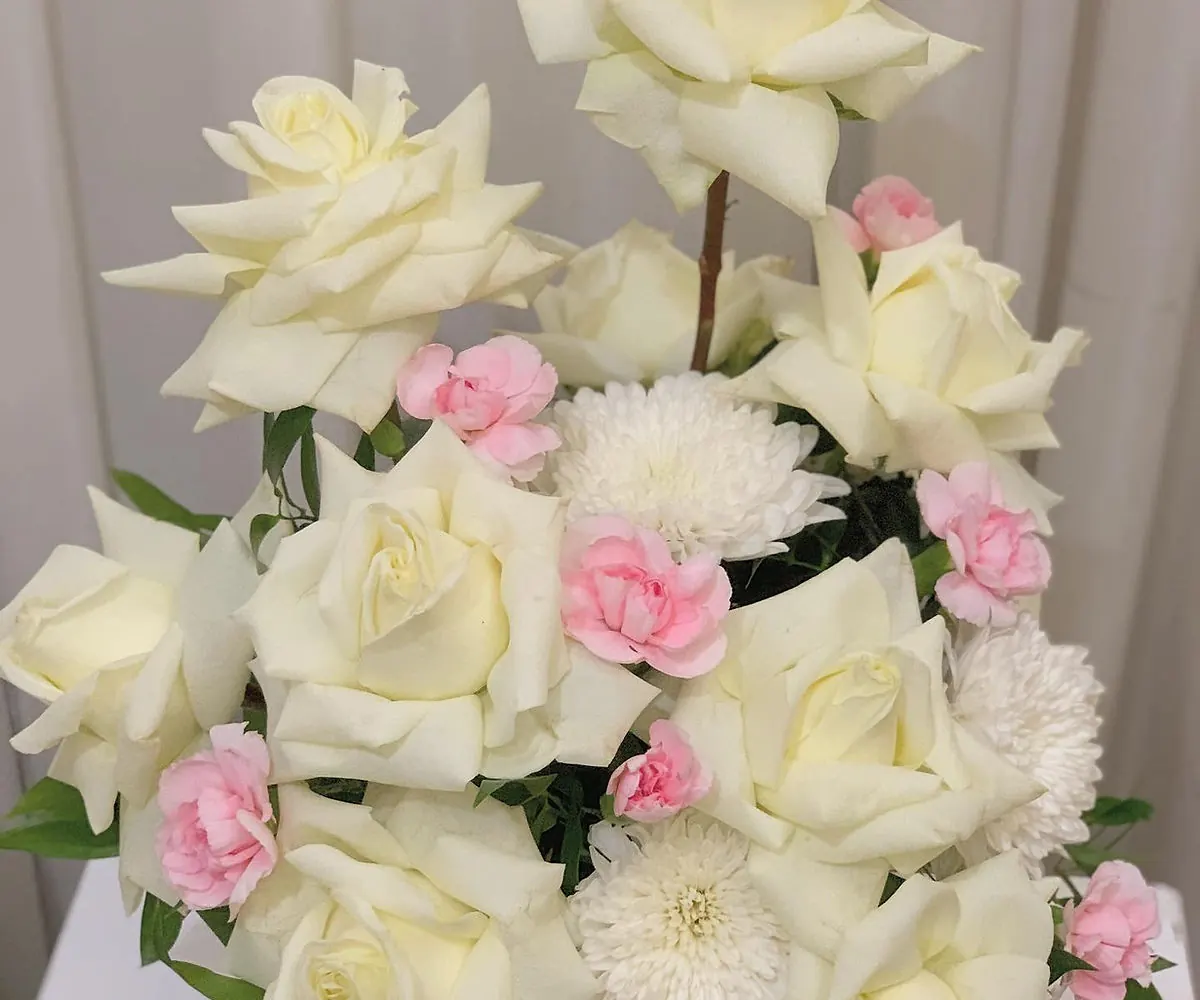 White roses