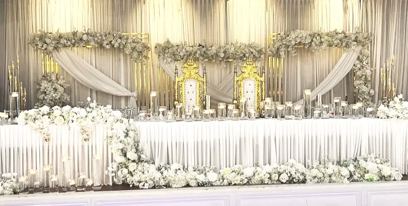 Flowers And Candles Bridal Table for Royal touch bridal table