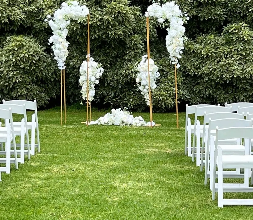 Gold And White Ceremony Plinths for Gold plinths