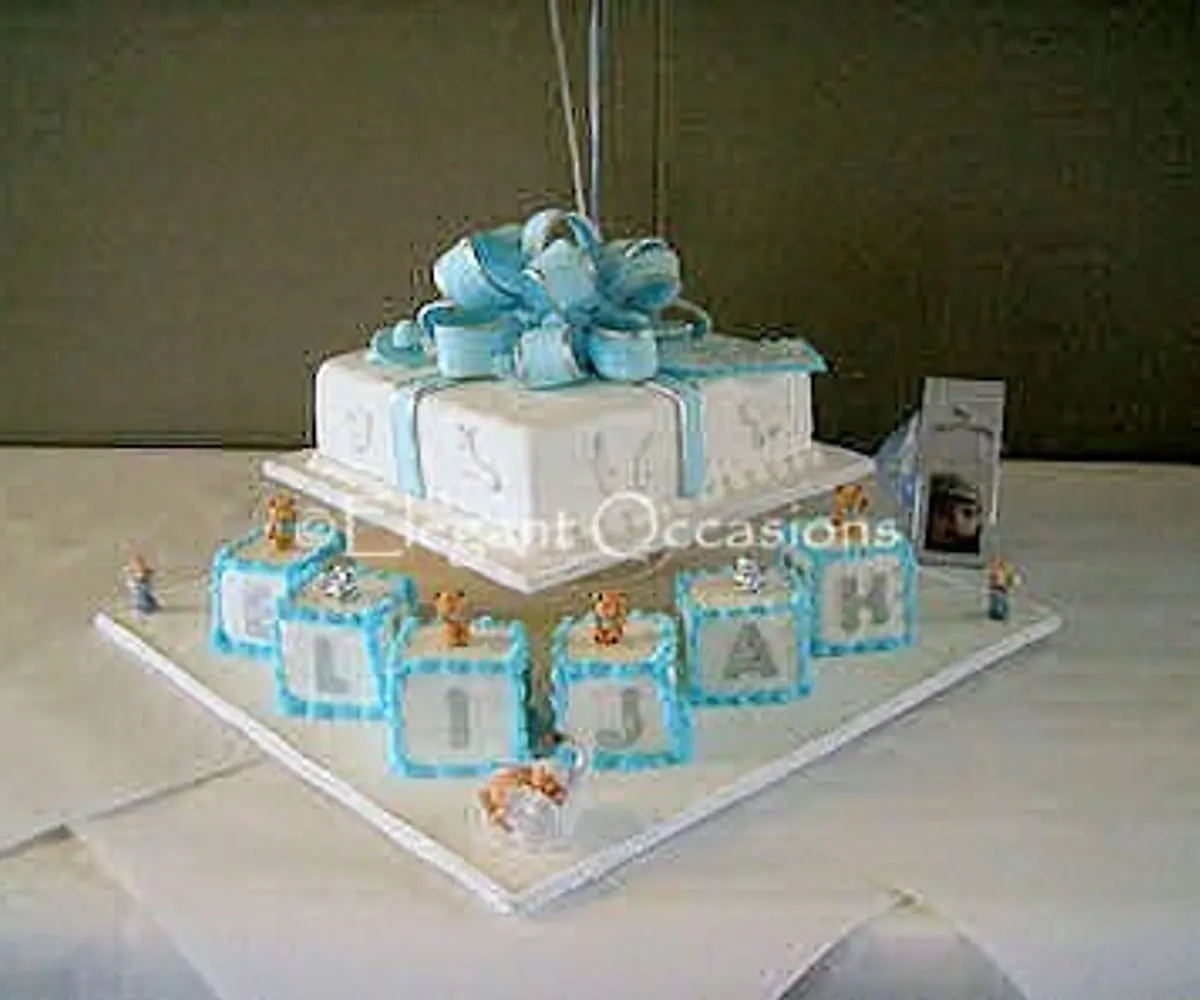 icing bow cake