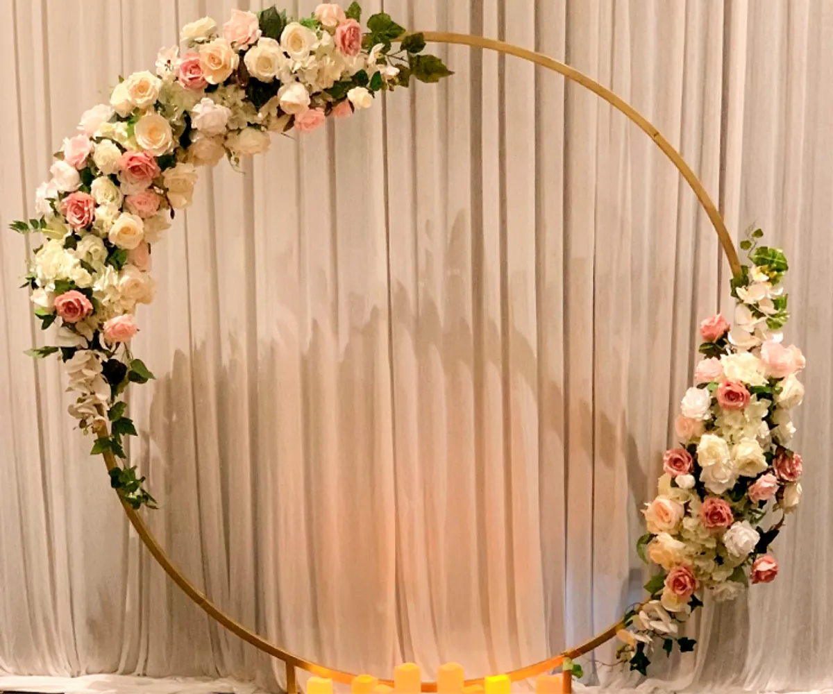 Circle arch hire