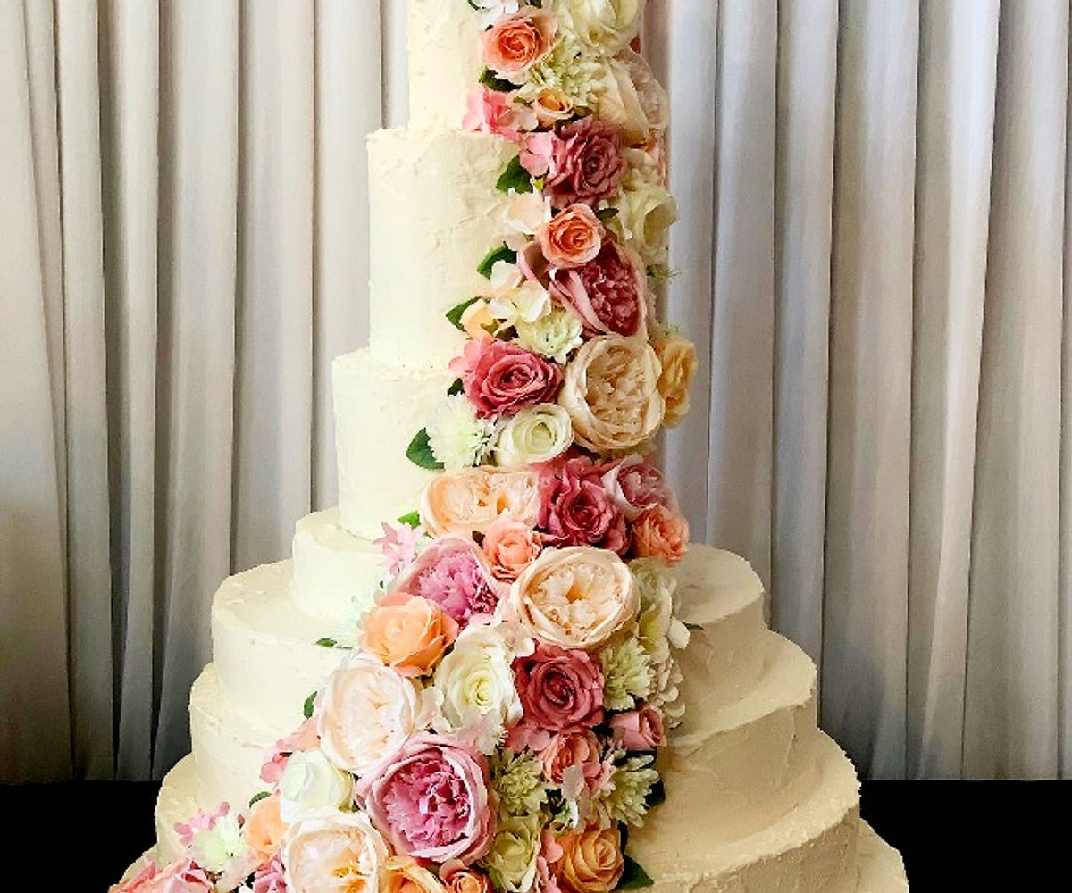 Big wedding cakes