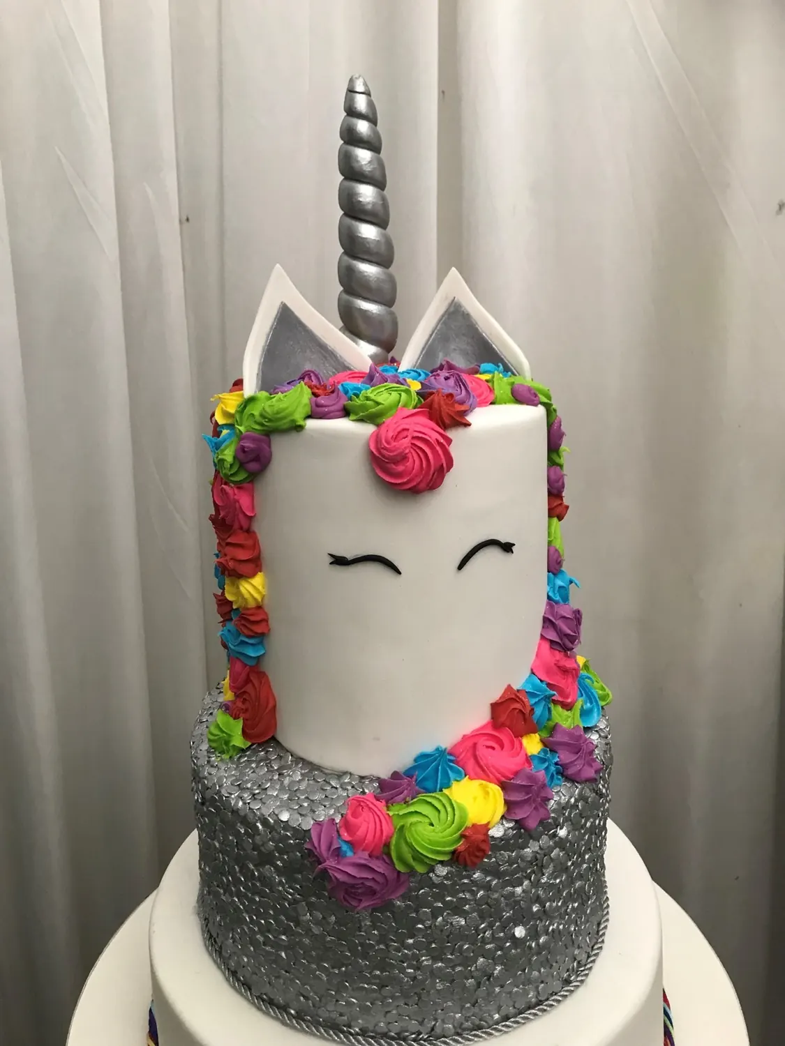 Silver Unicorn for 2 tier unicorn cake