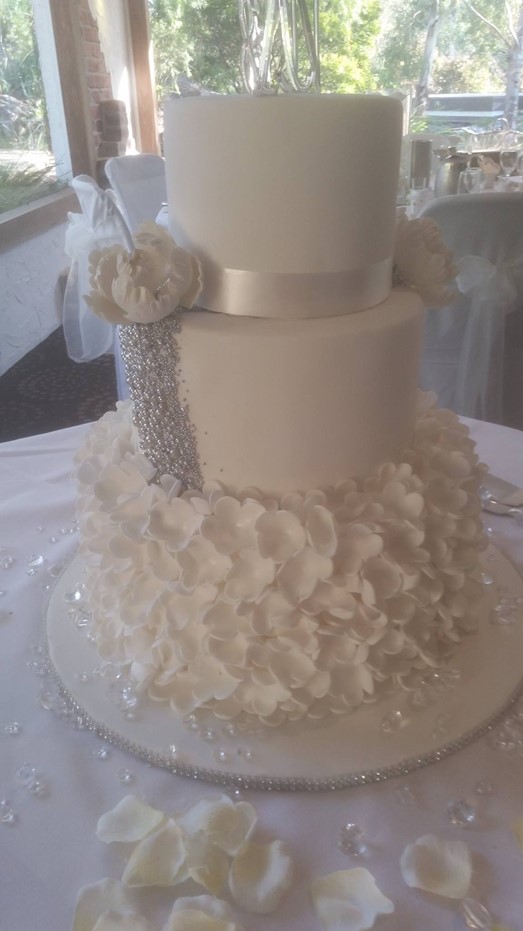 Frilled Cake for frilled petals