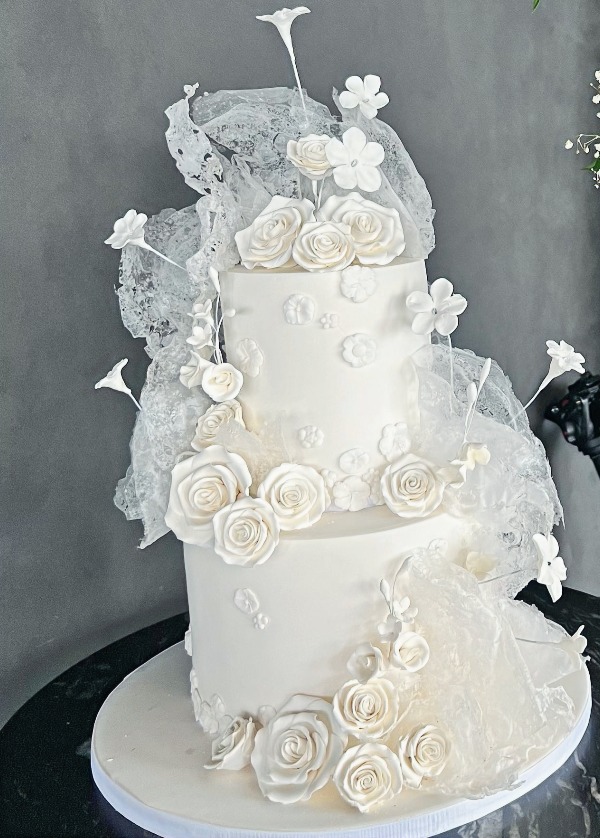 Elegant Crinoline Cake for Crinoline lace and roses